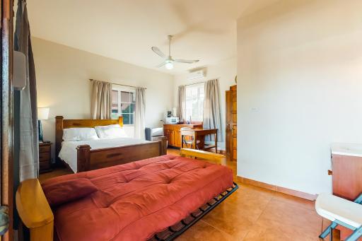 Isebei Guest House - Housity
