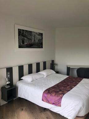 Logis Hotels - Hotel Restaurant l Enclos - Housity