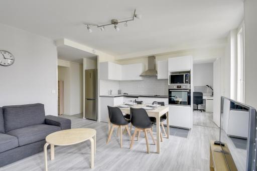 Chic and spacious apart with parking - Hizvo