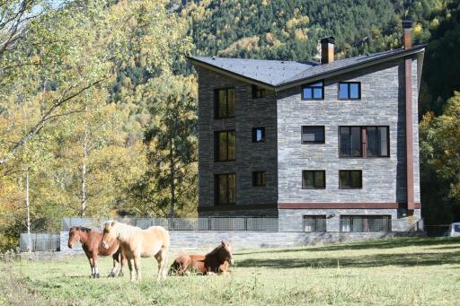 Apartaments Turístics Prat de Les Mines - Housity