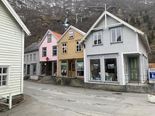 Old town boutiqe apartments/ Gamle Lærdalsøyri boutique leiligheter - Housity