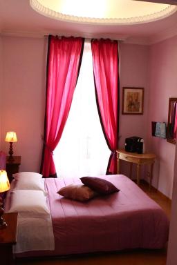 Duca\'s Guest House - Housity