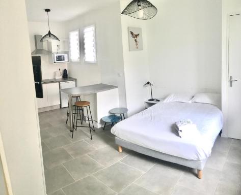 Résidence La Casa - Studio et T2 Meublés - face à l'Enap - Housity