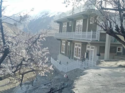 Hunza Holiday Inn - Housity