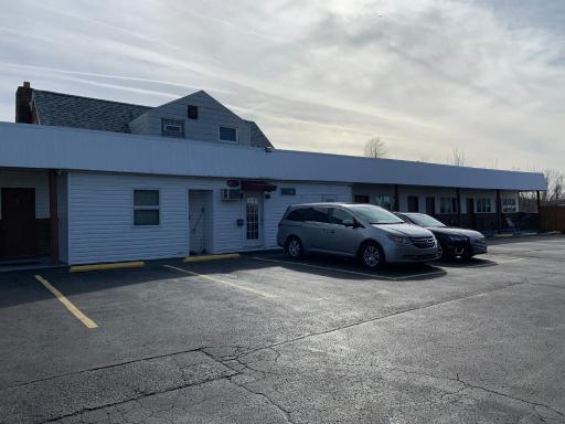 Budget Inn - Housity