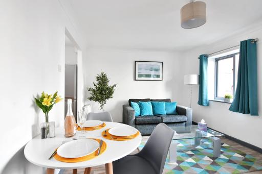 Xclusive Living Stay in City Centre, Kings Court - Housity