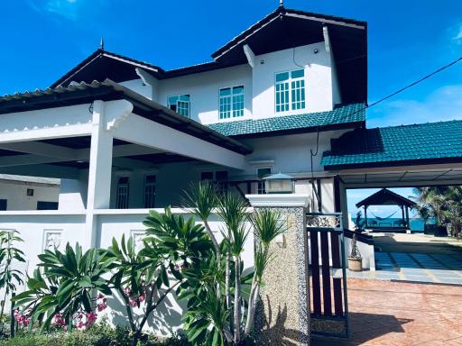 Che Beach House - Housity