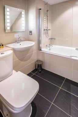 The Kings Head Country Hotel - Housity