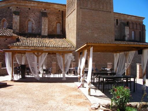 Apartamentos La Fonda - Housity