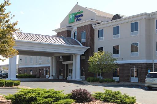 Holiday Inn Express Hotel & Suites Sedalia, an IHG Hotel - Housity