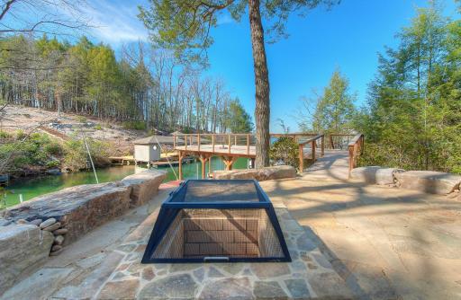 Dragonfly Cove - Housity