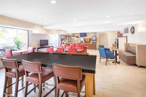 Holiday Inn Express San Diego Airport-Old Town, an IHG Hotel - Housity