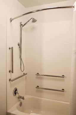 Holiday Inn Express & Suites Downtown Louisville, an IHG Hotel - Housity