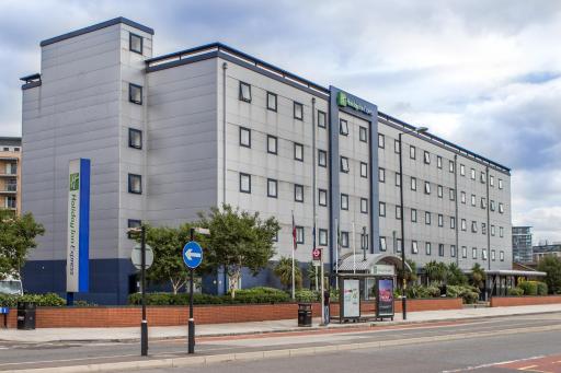 Holiday Inn Express Royal Docks, an IHG Hotel - Housity