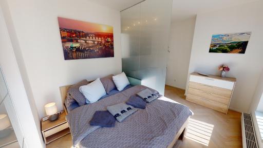 ONSITE Free Garage Parking, 10min Centre by Bus - Housity