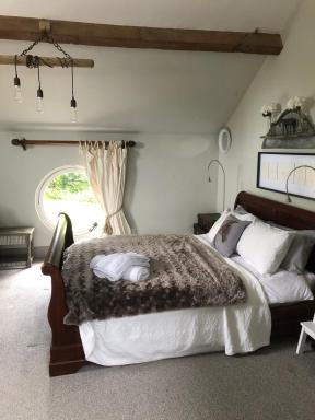 The Jockey Room Hideaway - Housity