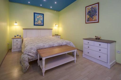 Cozy private 4 bedroom house near seaside (700m) - Housity
