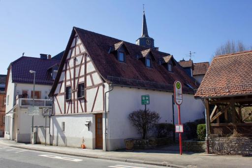 Charming house in Eppstein - Housity