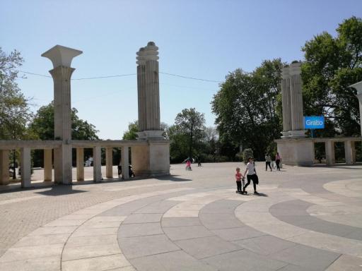 Top Center Apartment and Rooms Varna - Housity
