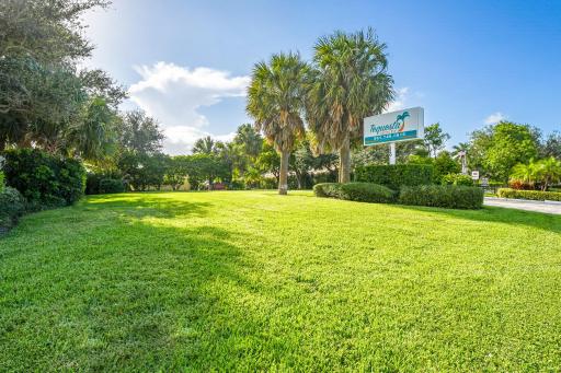 Tequesta Palms Inn - Housity