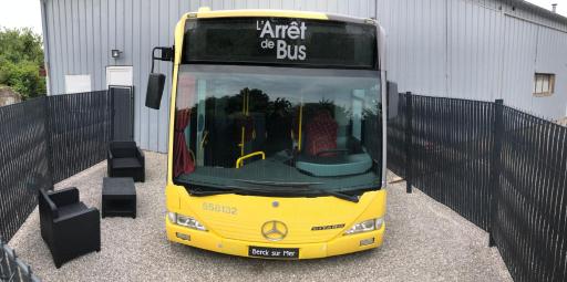 L Arrêt de Bus Insolite & SPA - Housity