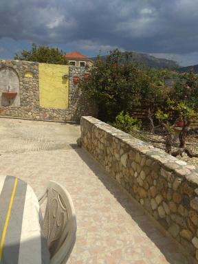Philoxenia Holiday Home - Housity