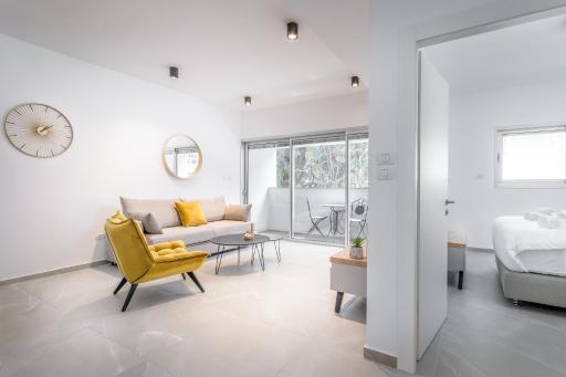 Stunning 1 BDR with balcony on Sheinkin st - Housity