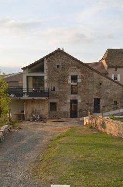 Gîte de fontanes aubrac Margeride loups du gevaudan Lozère - Housity