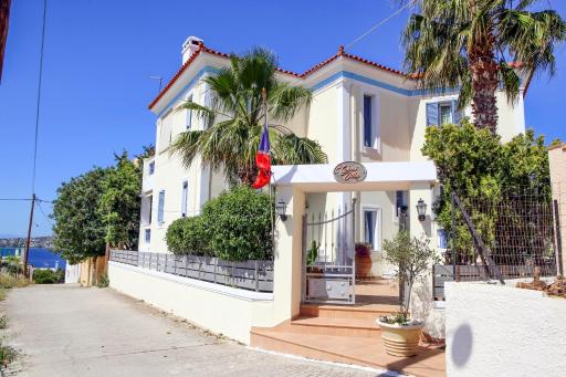 Chris Villa - Housity