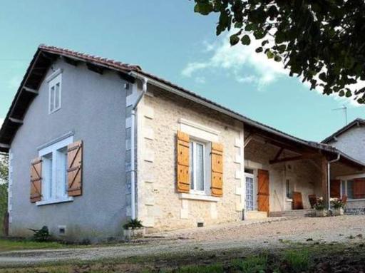 Maison de 3 chambres avec jardin clos et wifi a Bussac - Housity
