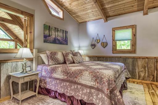 Afternoon Delight 1 Bedroom Cabin Rental between Gatlinburg and Pigeon Forge Great Couple getaway - Hizvo