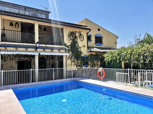 Elegant Villa in Palenciana with Pool - Housity