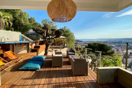 Splendide Villa piscine et superbe vue - Housity