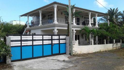 Comfortable house in Trou aux Biches 110 m² with private garden - Housity
