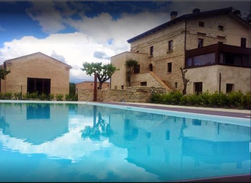One bedroom appartement with shared pool and wifi at Montalto delle Marche - Housity