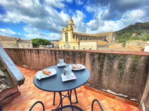 Etnaglossa - Housity