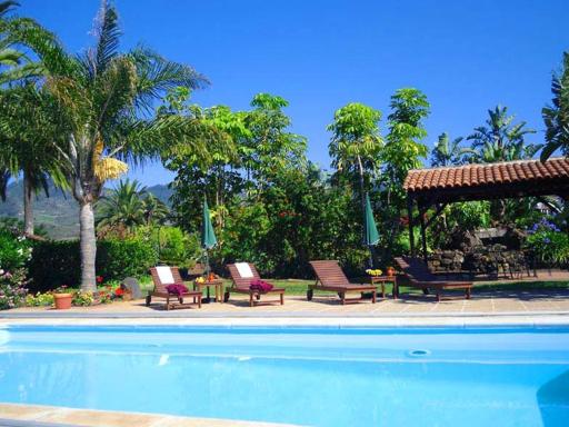 Elegant Apartment in San Cristóbal de La Laguna with Pool – 35 m² - Housity