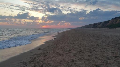 Duplex en Huelva a 15 minutos en coche de las mejores playas de España - Housity