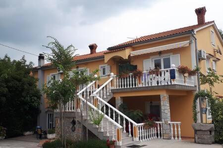 Apartments Nella - Housity