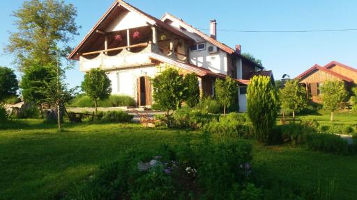 Charming Apartment in Rakovica with Mountain View - 55 m² - Housity