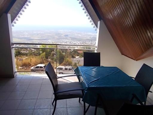 Appartement de 2 chambres avec vue sur la mer terrasse amenagee et wifi a Saint Paul - Housity