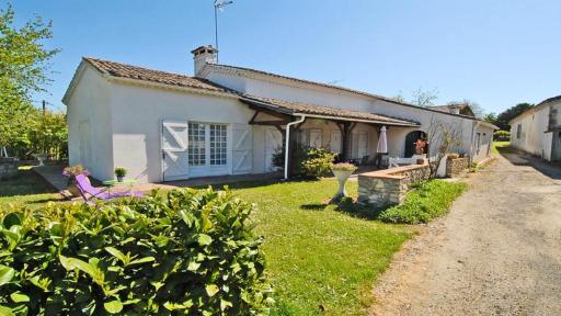 Maison charmante a Lannes avec terrasse et jardin animaux acceptes - Housity