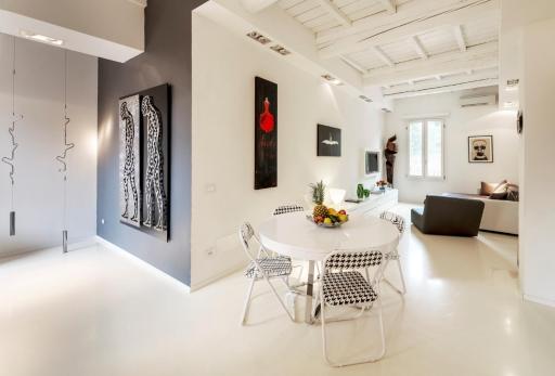 Charming Flat in centro a Ferrara con posto auto - Housity