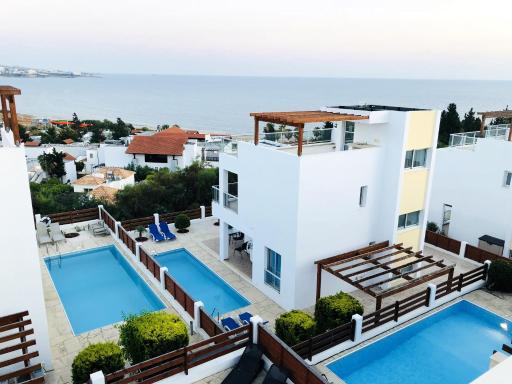 Elegant Villa in Peyia with Sea View and Private Pool - Housity