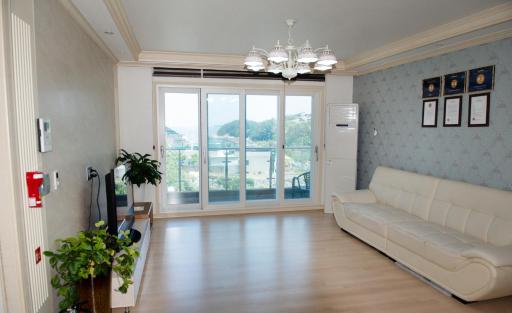 Geoje Blueberry Pension - Housity