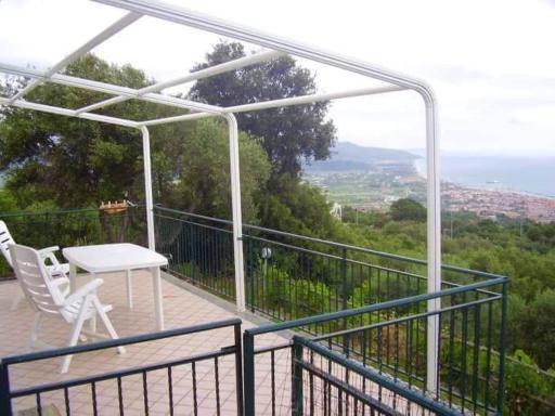 Charming House in Casal Velino - Housity