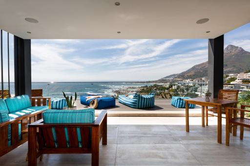 Living Hotel Lion's Eye - Housity