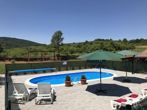 Charming Apartment in Ostarski Stanovi Terrace - Housity