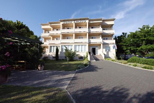 Hotel Epario - Housity