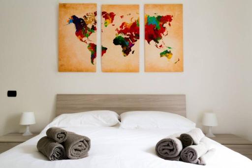 Mattias Apt - The House Of Travelers - Housity